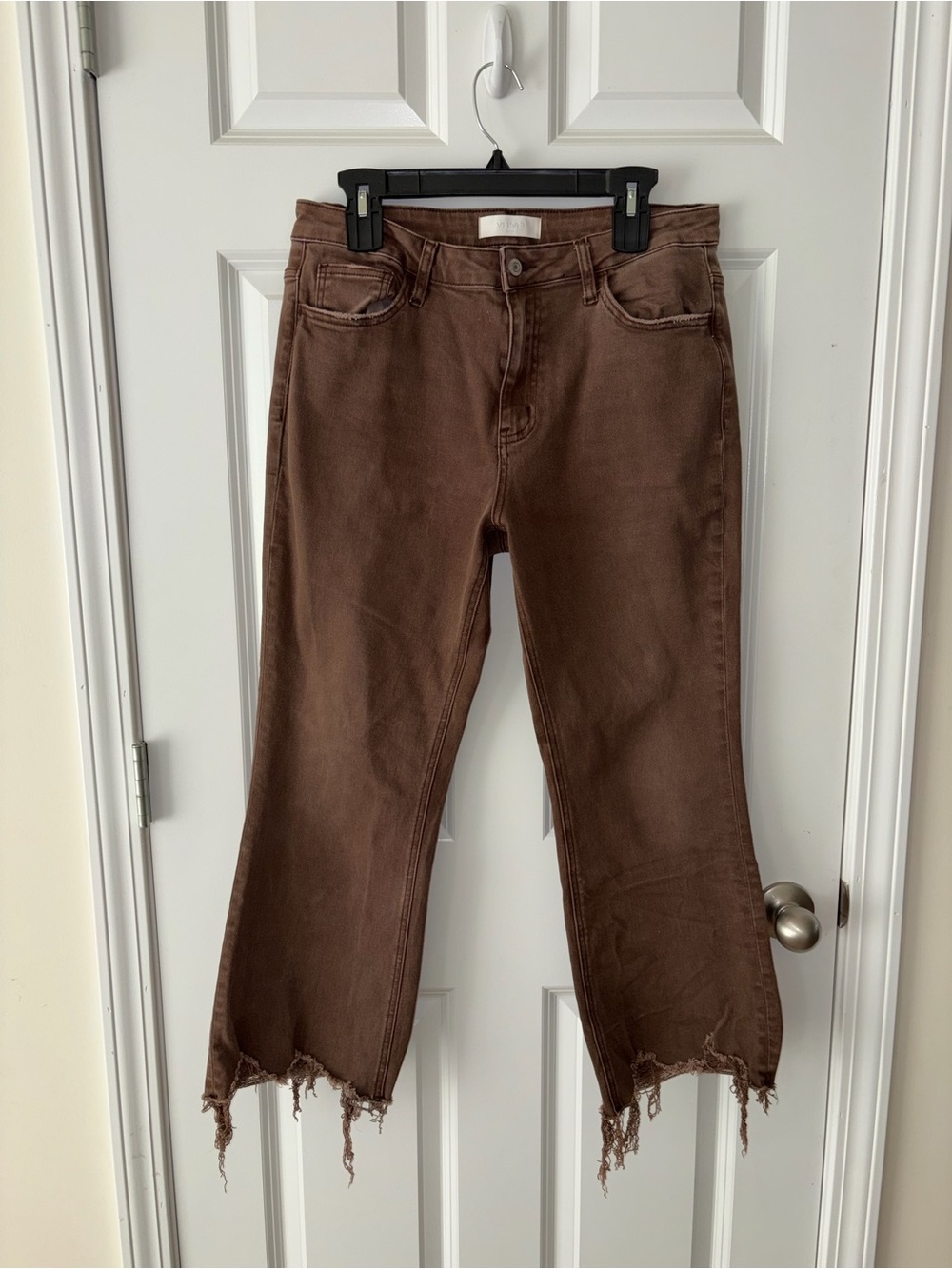 Vervet Brown Straight-Leg Women’s Jeans with Frayed Hem